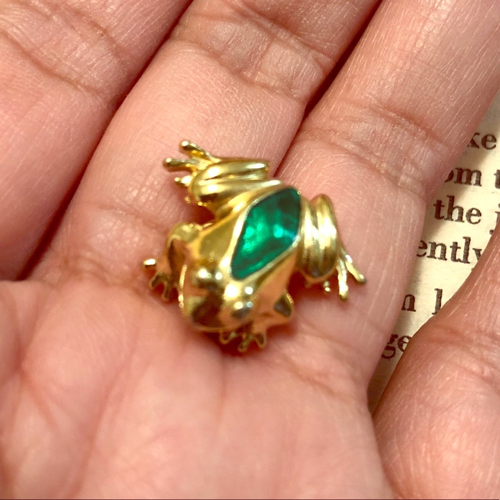 🔥 4 for $25 SALE!!! VINTAGE AVON PIN🔥